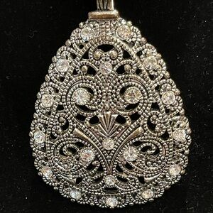 Elegant Silver Pendant Necklace